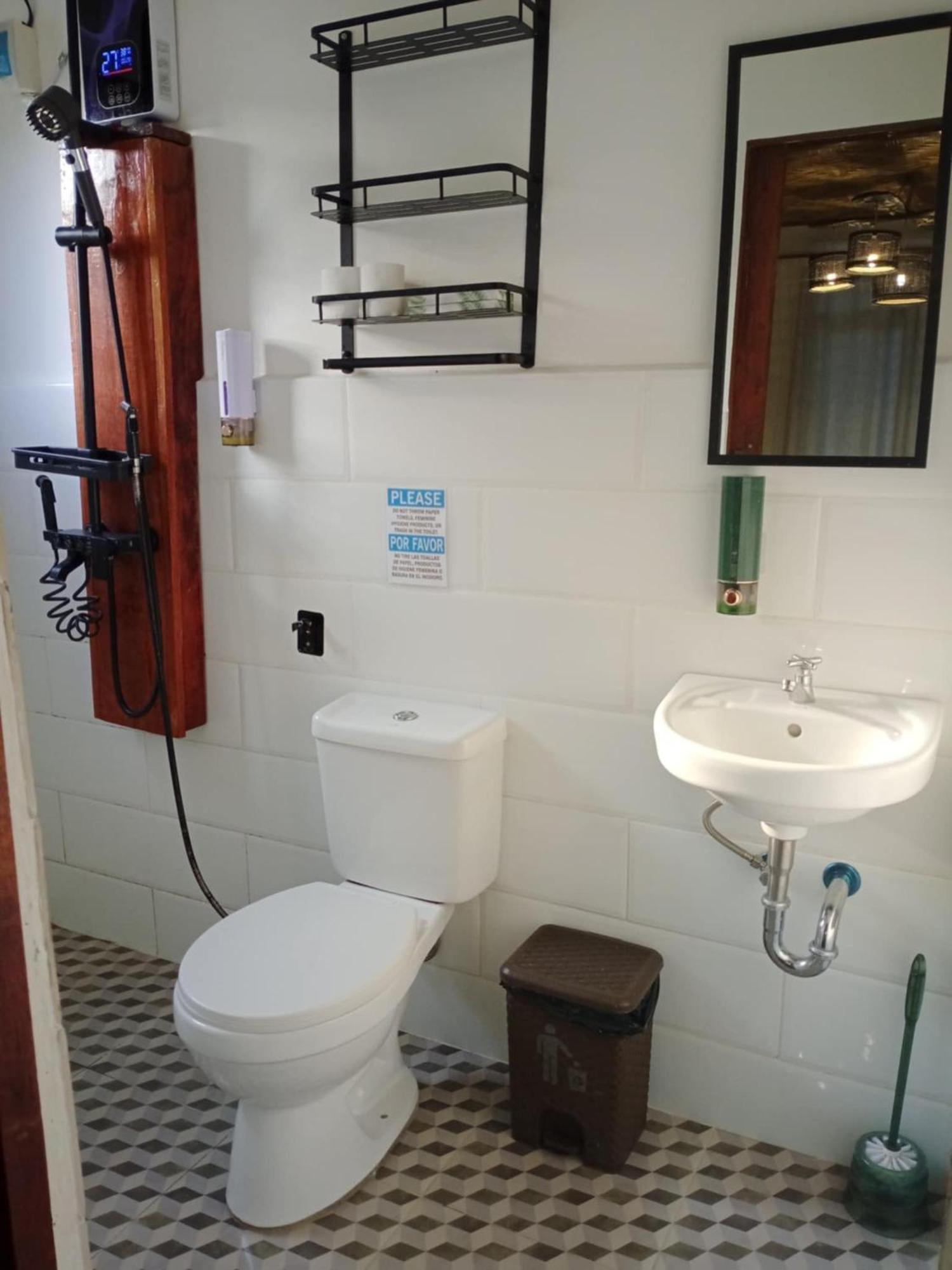 Hotel La Lola San Vicente (Palawan)